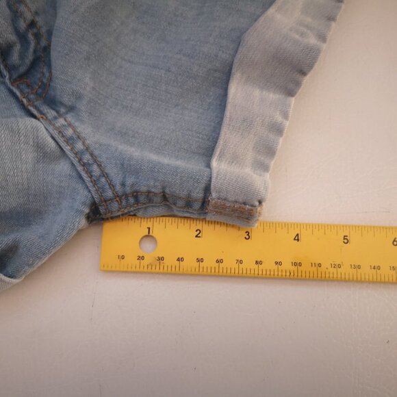 2/$20.00 Mix & Match - Eighty Two Ardene Shortie Ladies Size 9 Light Wash Shorts - Picture 9 of 9